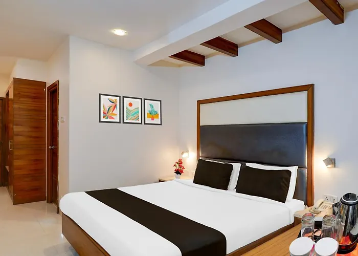 Super Townhouse Arcot Road Near Kauvery Hospital