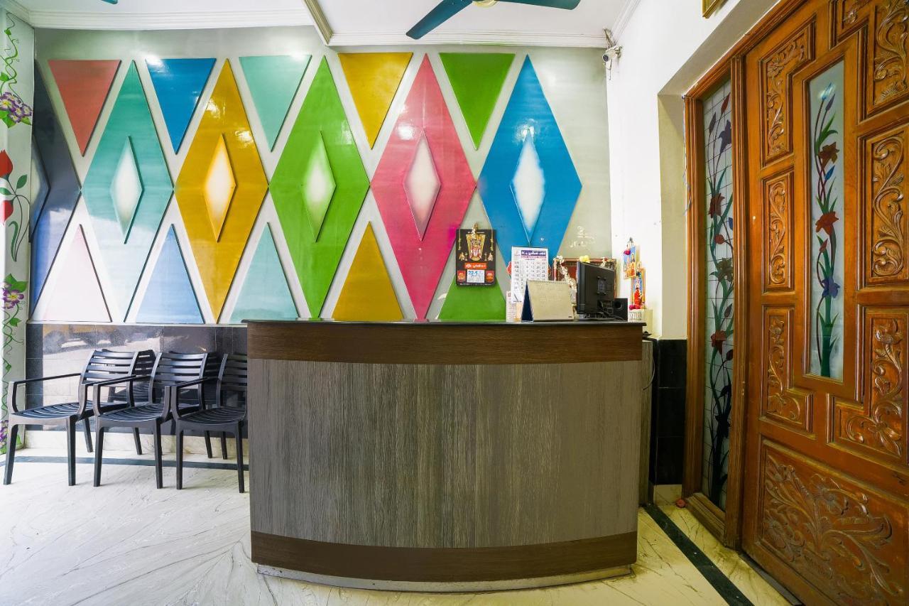 Hotel Oyo 48074 National Towers Residency