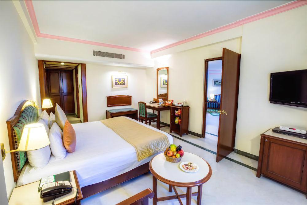 Hotel Radha Regent, 3*