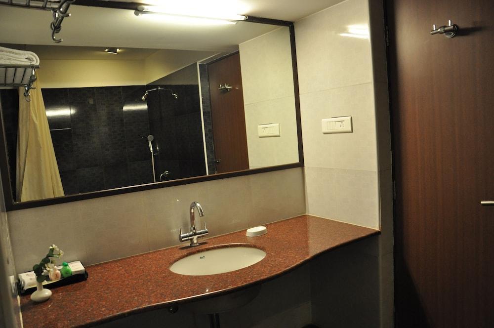 Shelter Hotel