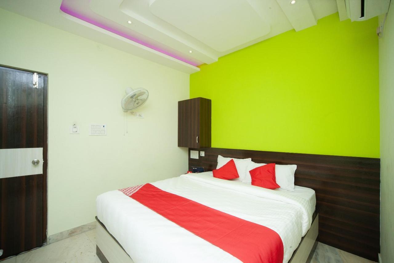 Oyo 27032 Sri Kumaran Residency 3*