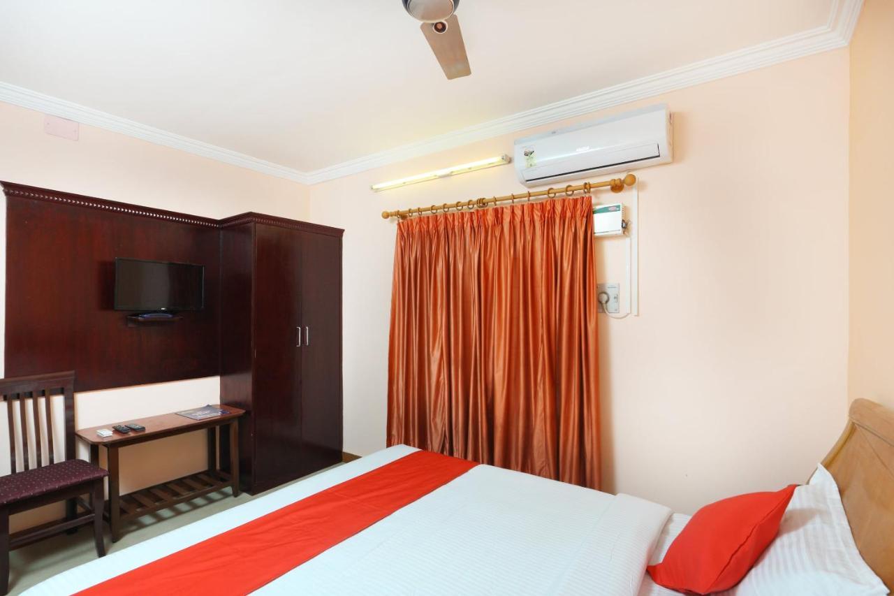 Hotel Oyo 14356 Dreams Manor