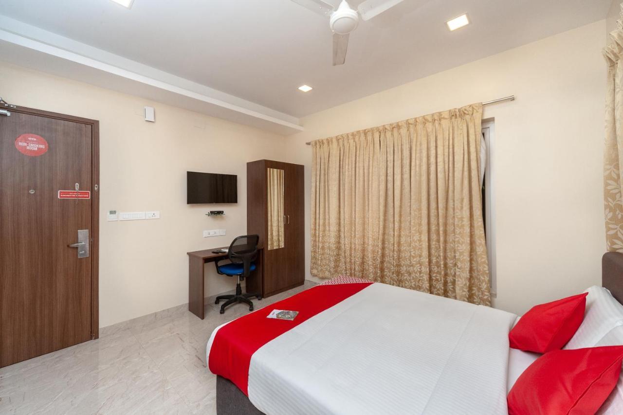 Capital O 17356 Cute Orange Service Hotel 3*