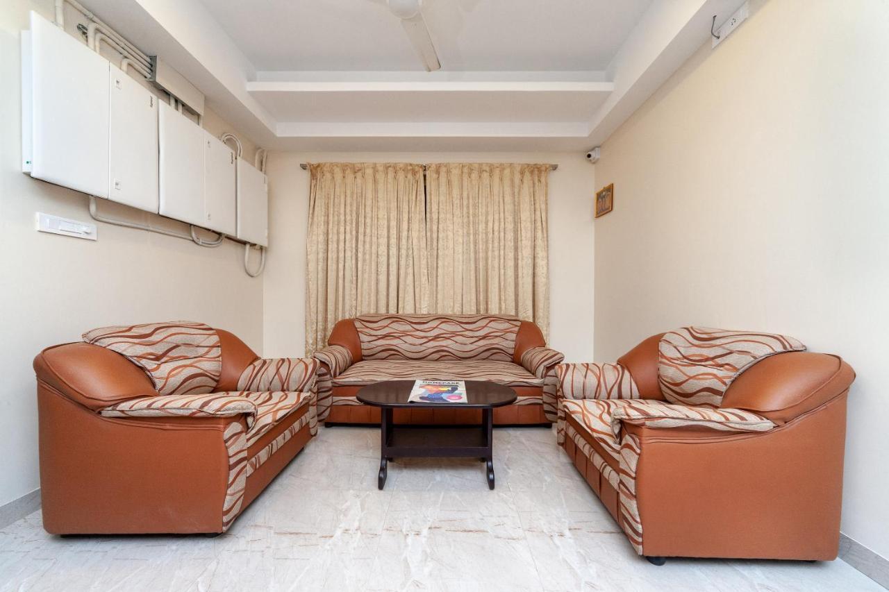 Hotel Capital O 17356 Cute Orange Service 3*