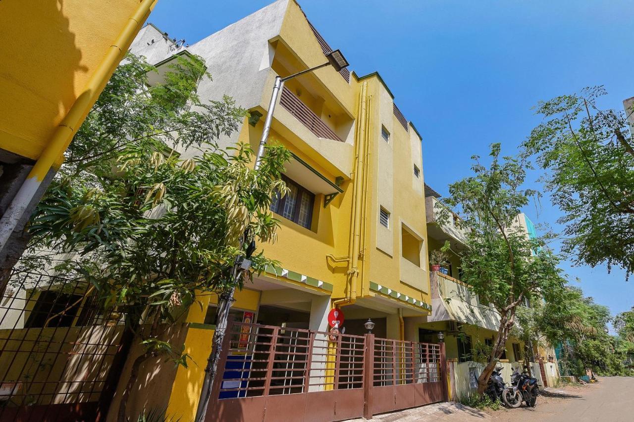 Oyo 61678 Sai Krishna Nithyalam Guest house 3*