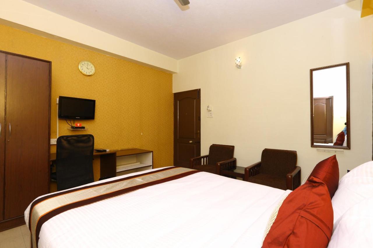 Hotel Vaccinated Staff- Oyo Flagship 475 Audi Nivas, North Usman Road 3*