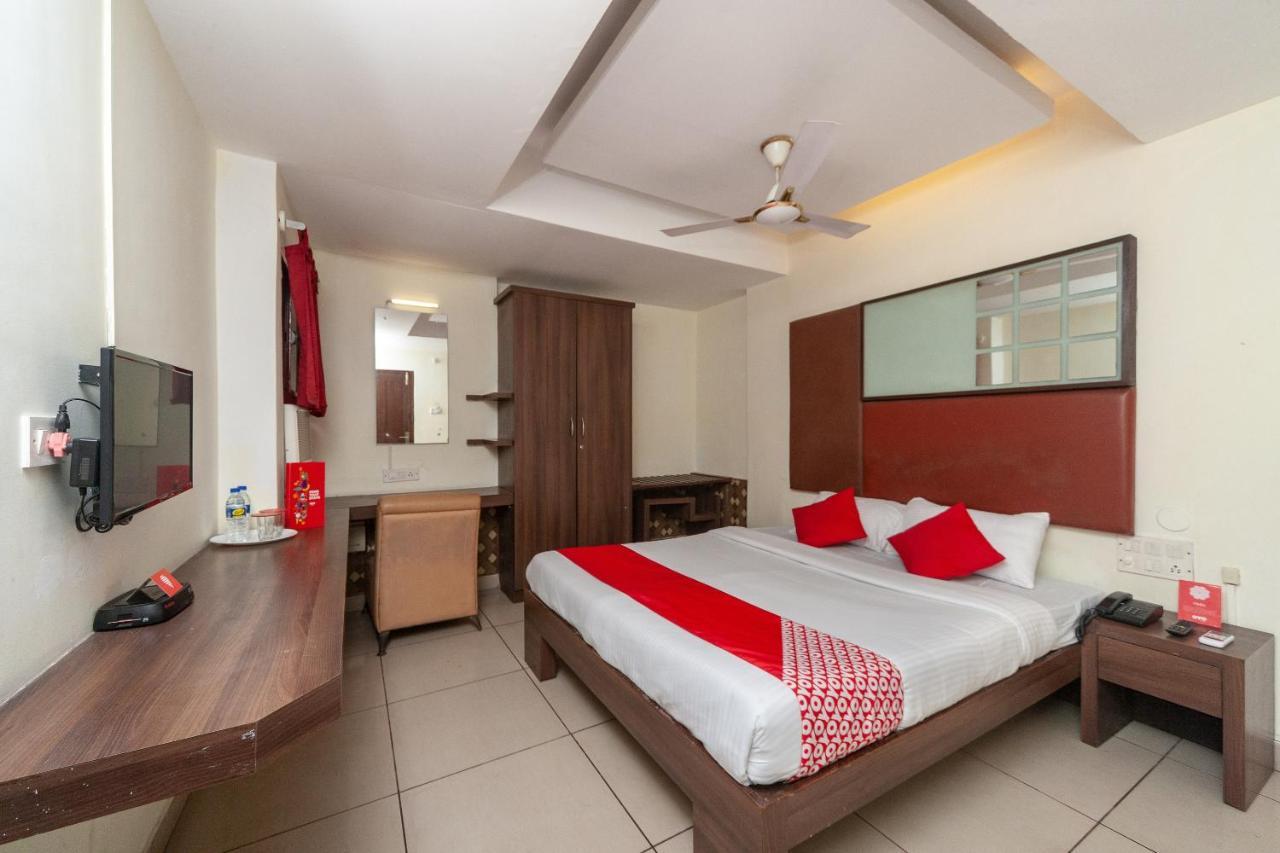 Oyo Flagship 15018 Golden Manor Chennai