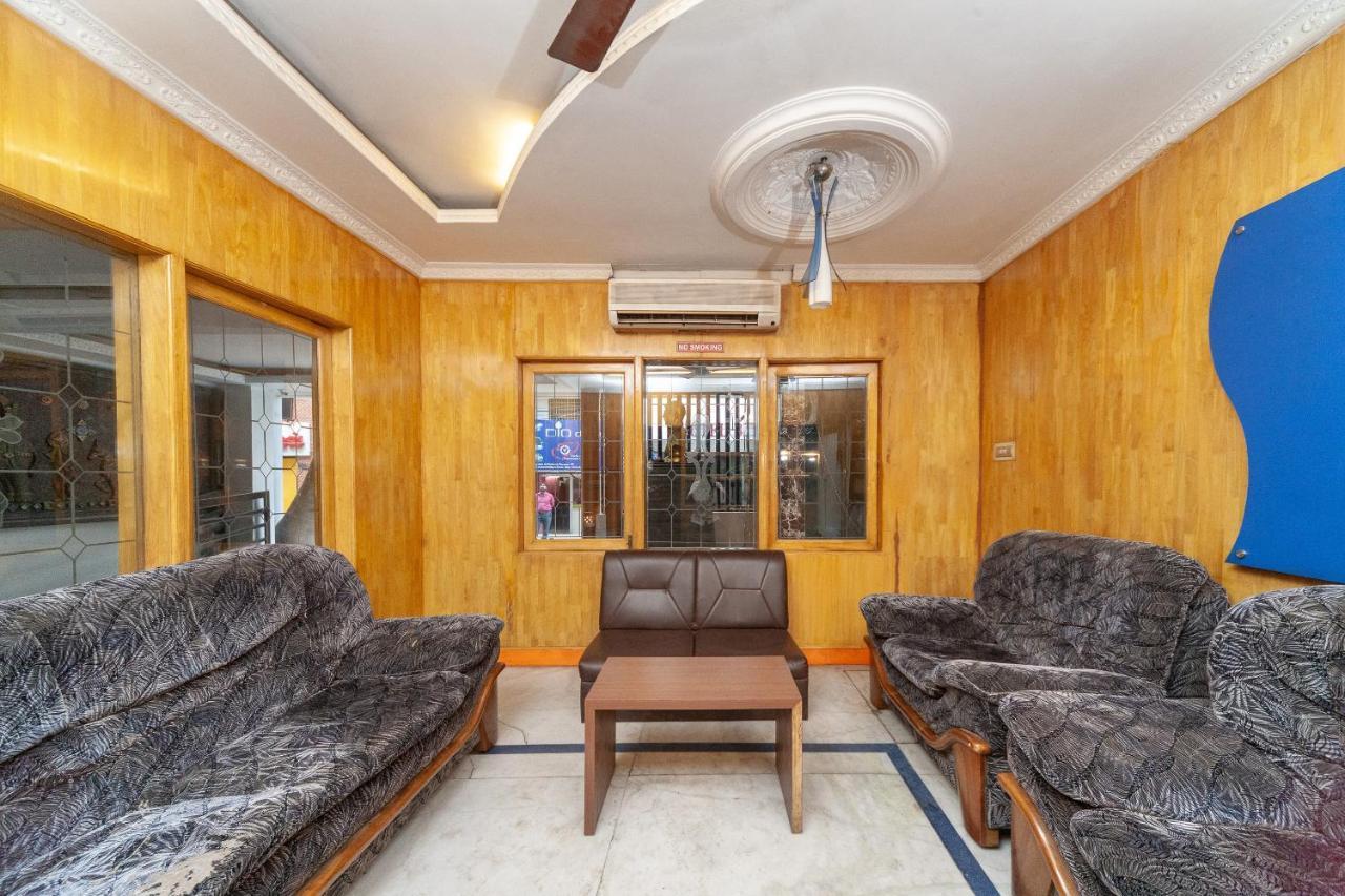 Hotel Oyo Flagship 15018 Golden Manor