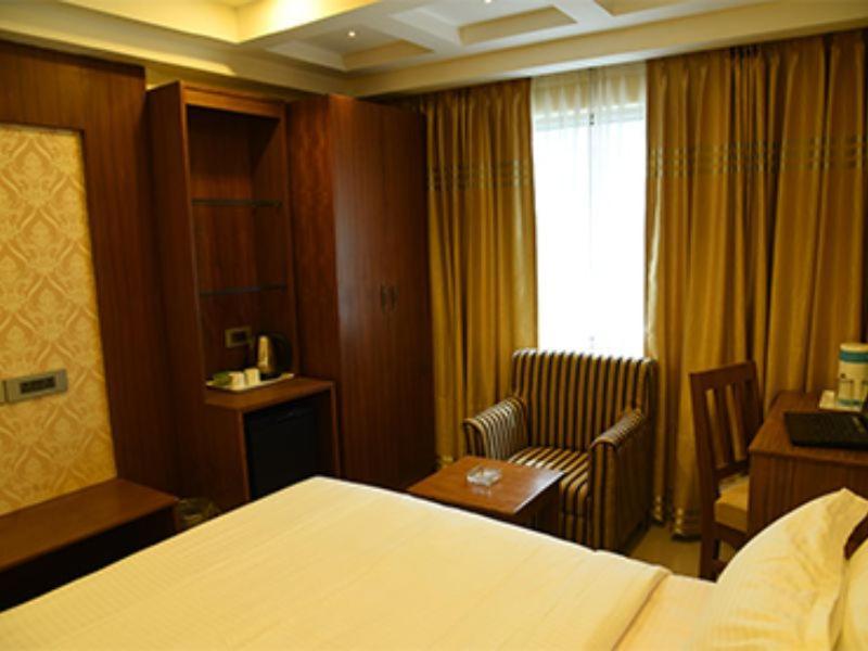 The Vijay Park - Airport 3*
