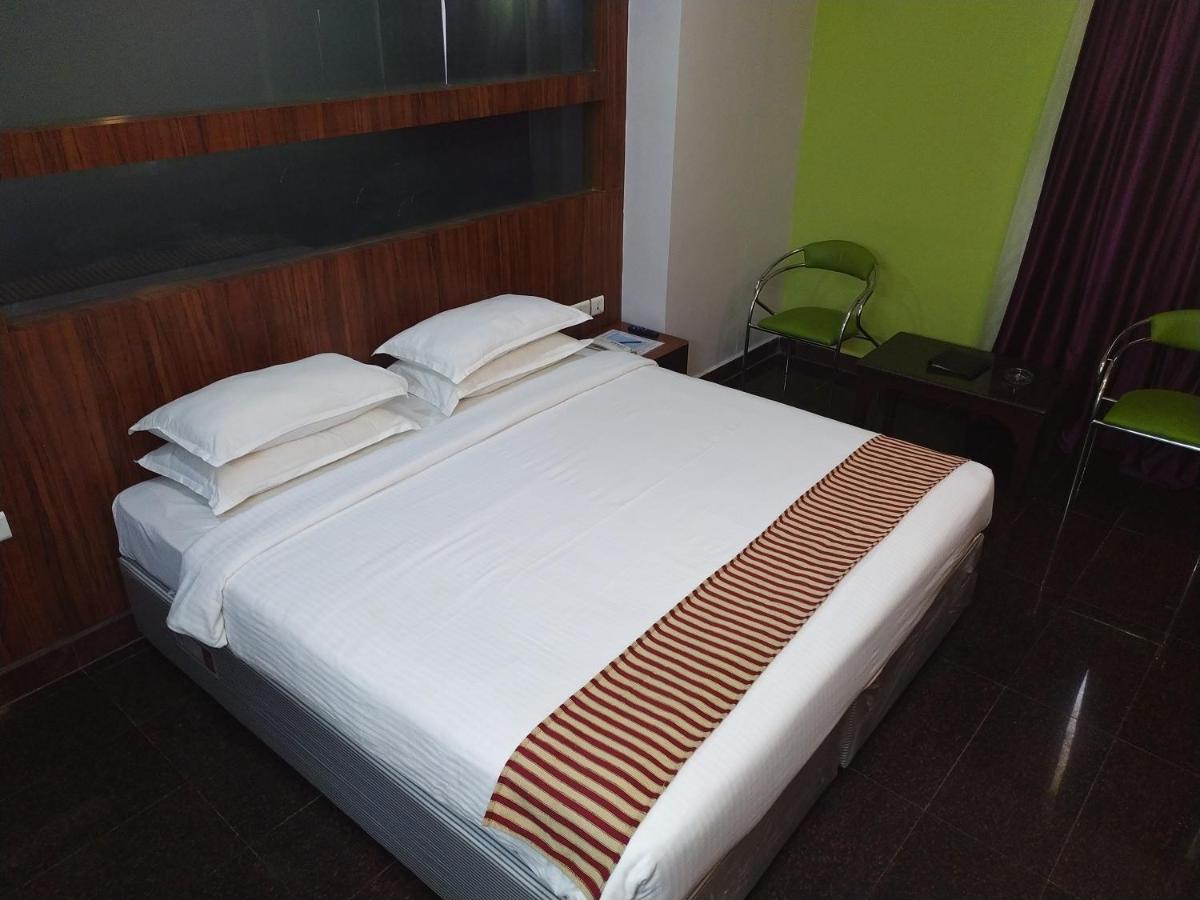 Hotel Shelter 3*