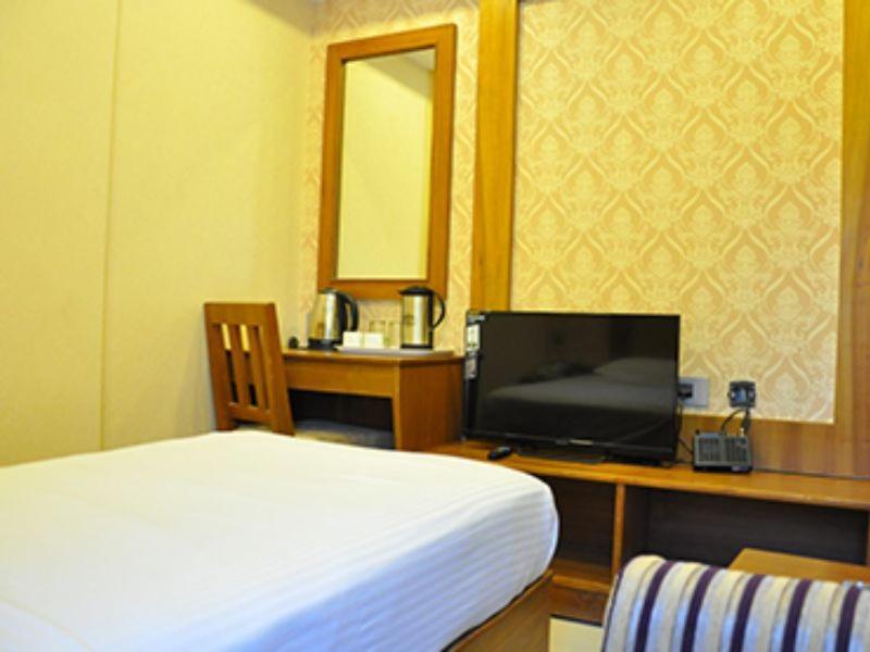 Hotel The Vijay Park - Airport 3*