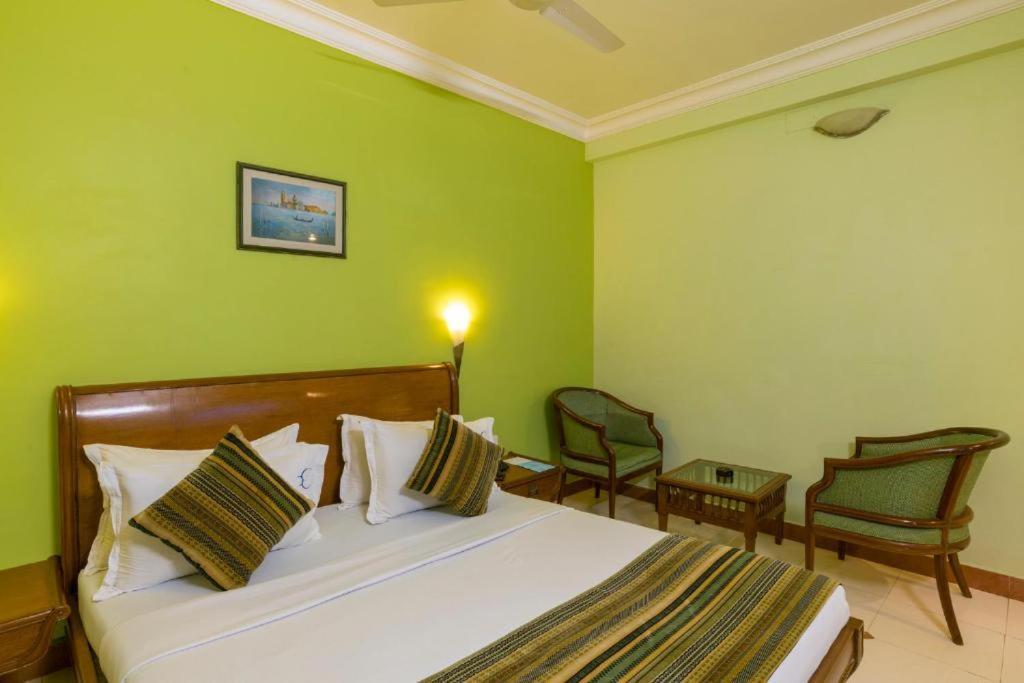Crescent Park Hotel