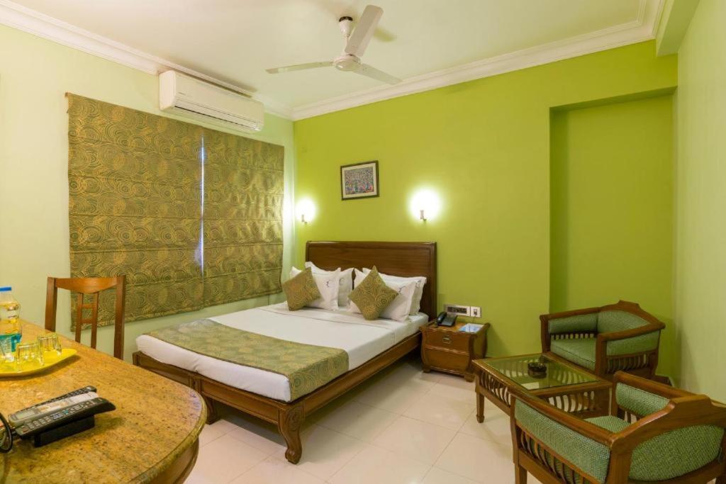Hotel Crescent Park 3*