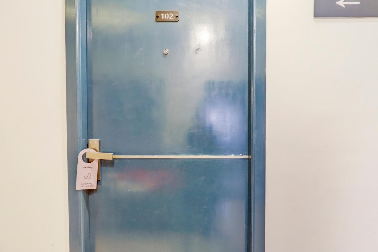 Super Oyo Silverkey Nanganallur Near International Airport Chennai