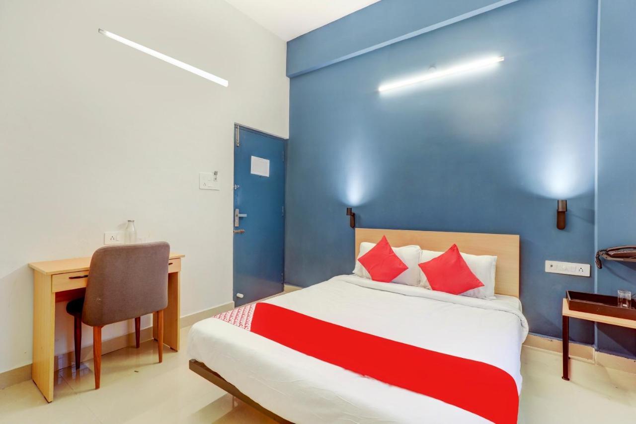 Super Oyo Silverkey Nanganallur Near International Airport