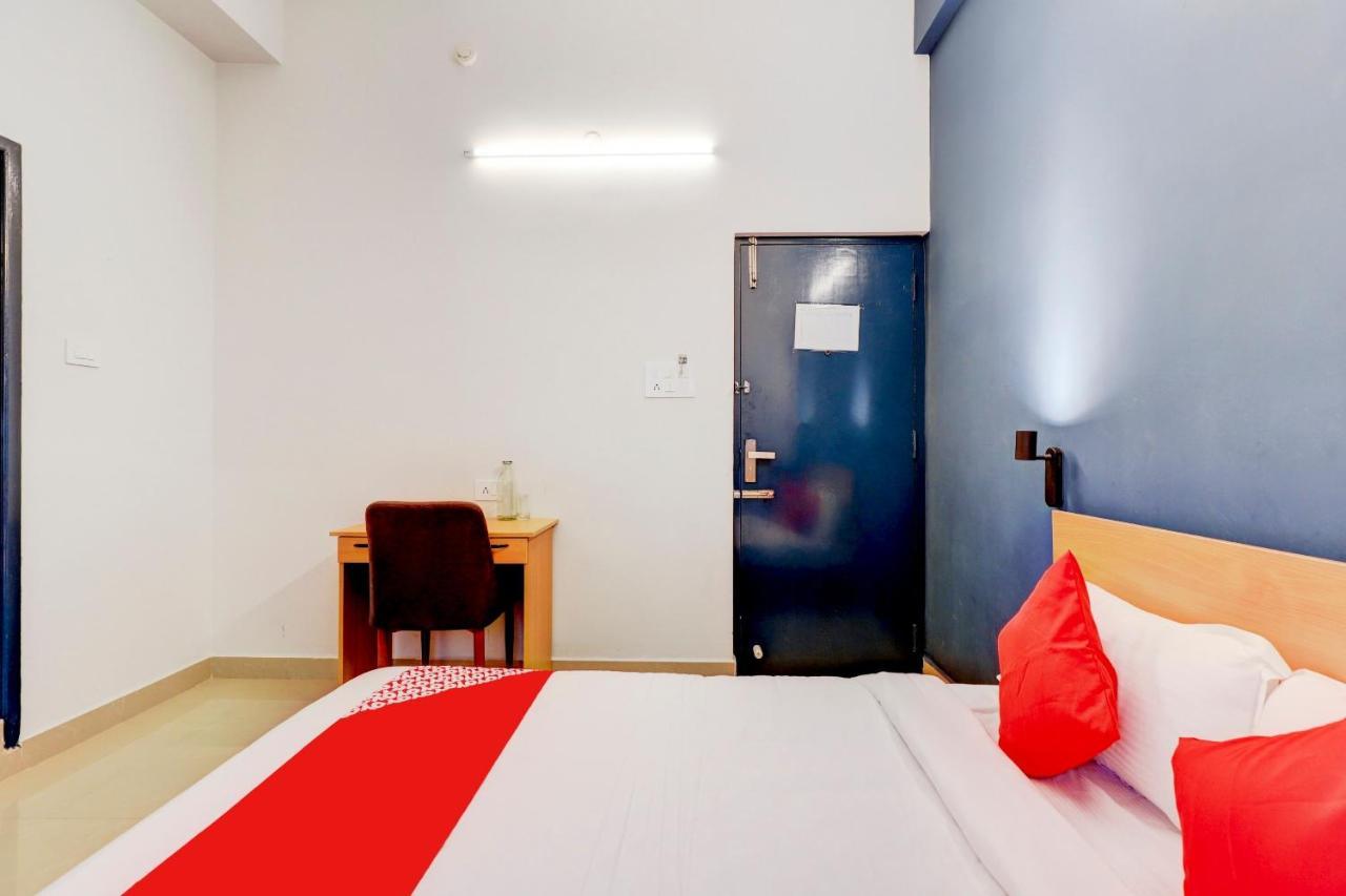 Super Oyo Silverkey Nanganallur Near International Airport