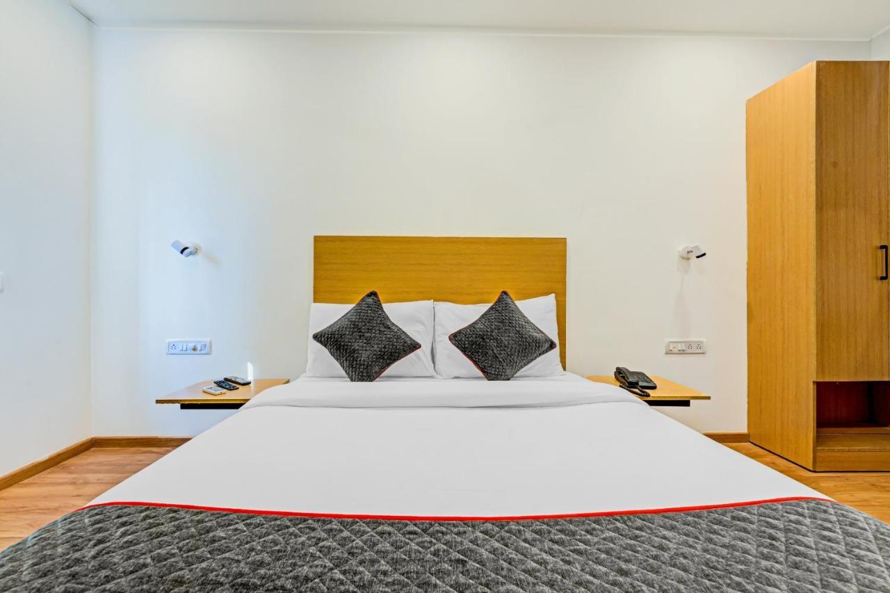 Oyo Townhouse 74871 Thoraipakkam Hotel 4*