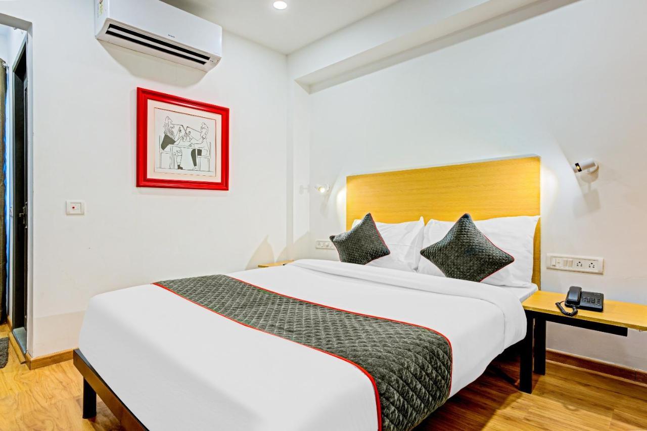 Oyo Townhouse 74871 Thoraipakkam Hotel 4*