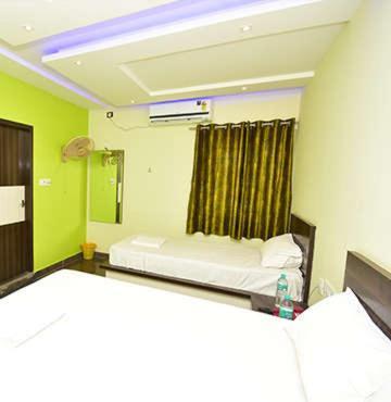 Sri Kumaran Residency Hotel 2*