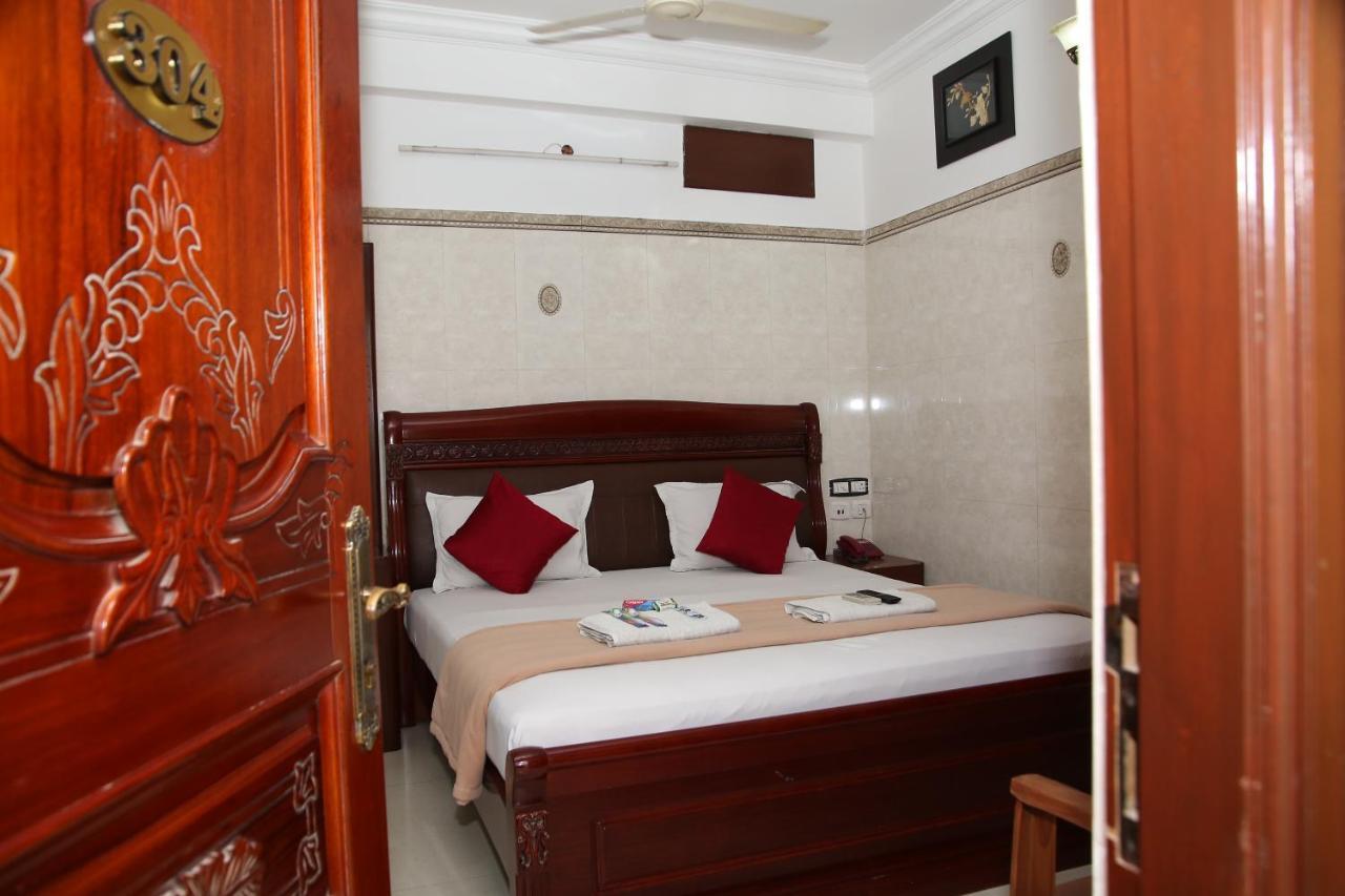 Hotel Grand View Residency 3*