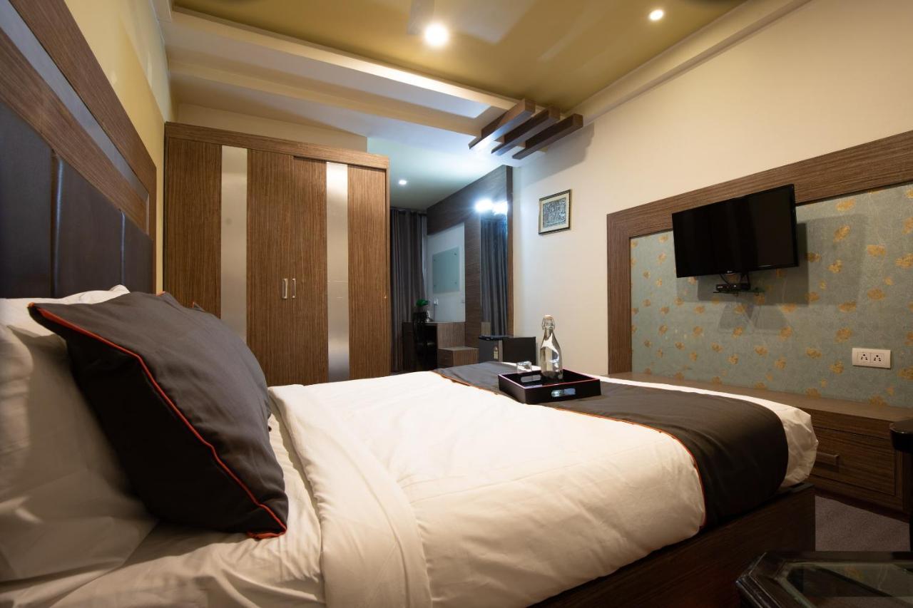 Collection O 76868 Grace Residency Airport Metro Station Hotel 3*