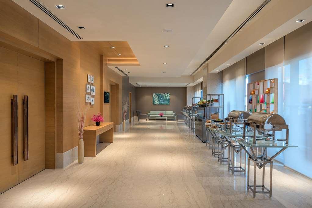 Feathers- A Radha Hotel, 5* Chennai