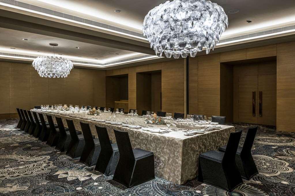 Feathers- A Radha Hotel, 5* Chennai