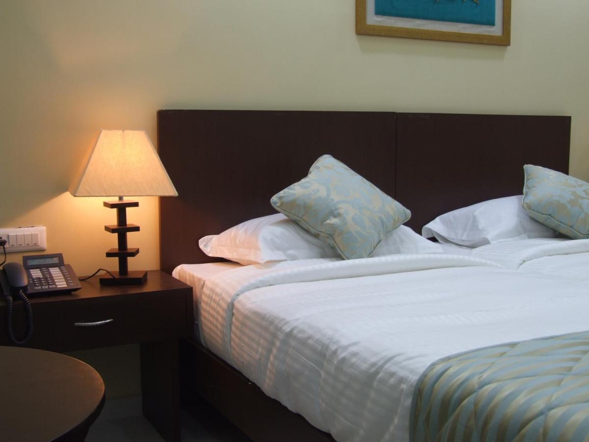 Hotel Siesta Town Hall *