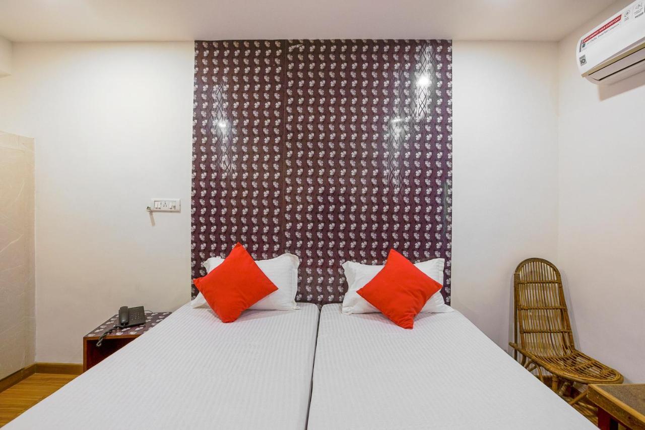 Oyo 44071 N Tour Hotel