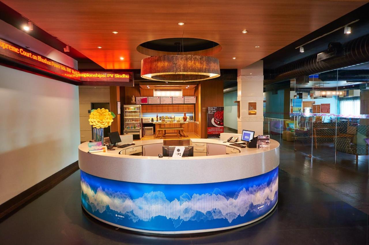 Aloft Omr It Expressway Hotel