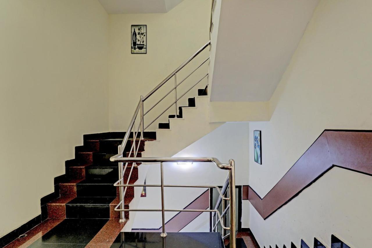 Oyo 78979 Omr Residency 3*