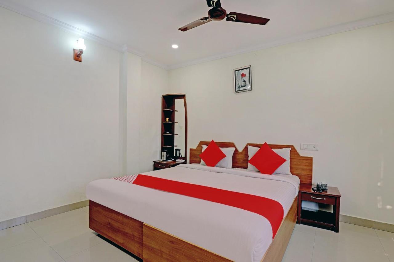 Hotel Oyo 78979 Omr Residency 3*