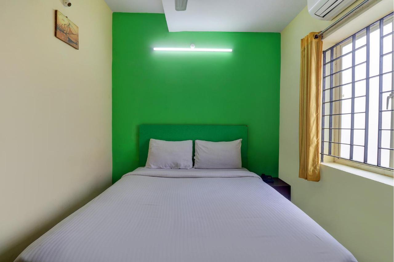 Fabhotel Green Tree 3*