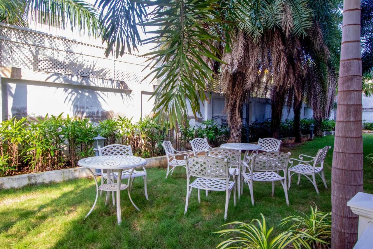 Stayvista At Starry Deck Ecr - 3bhk With Shared Pool Chennai