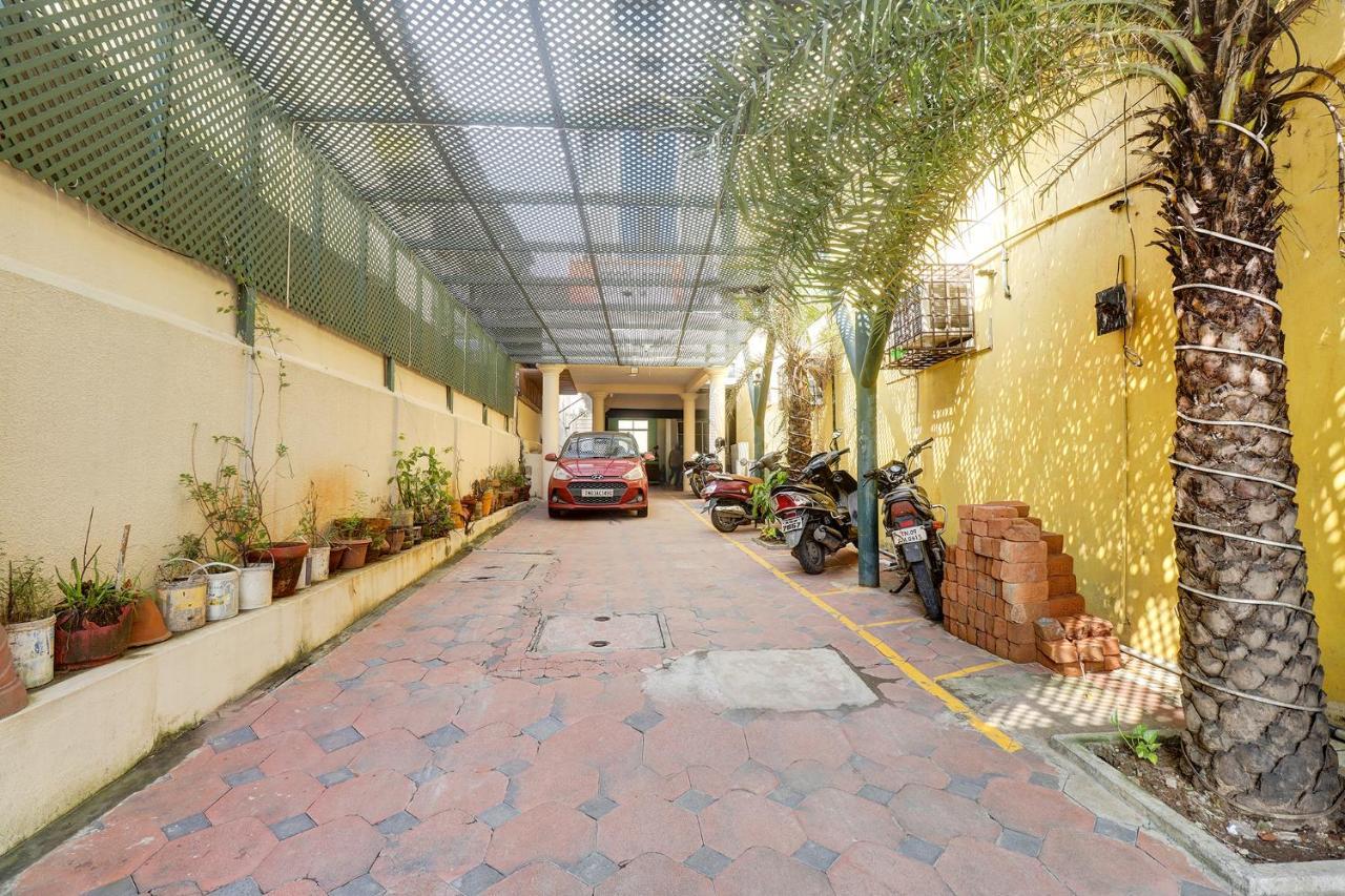 Fabhotel Green Tree Hotel 3*