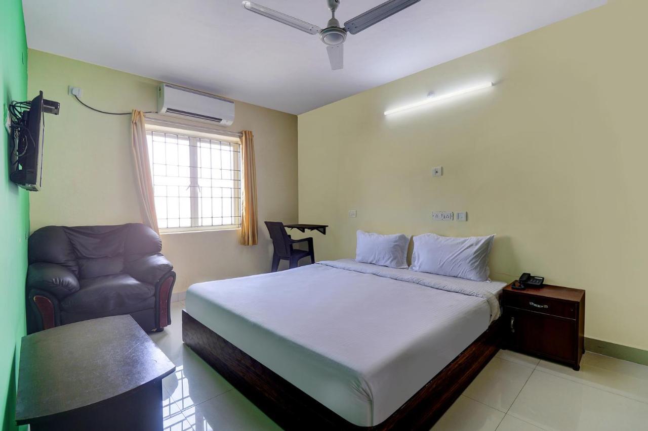 Hotel Fabhotel Green Tree Chennai