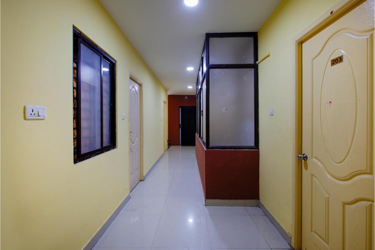 Fabhotel Tree Residency Hotel *