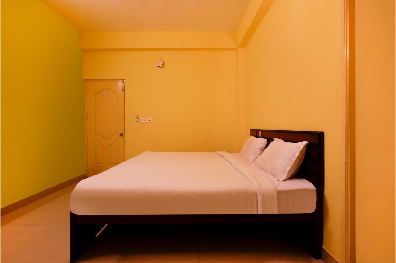 Fabhotel Tree Residency *