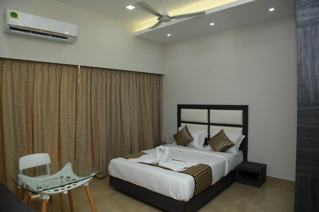 Century Courtyard Hotel