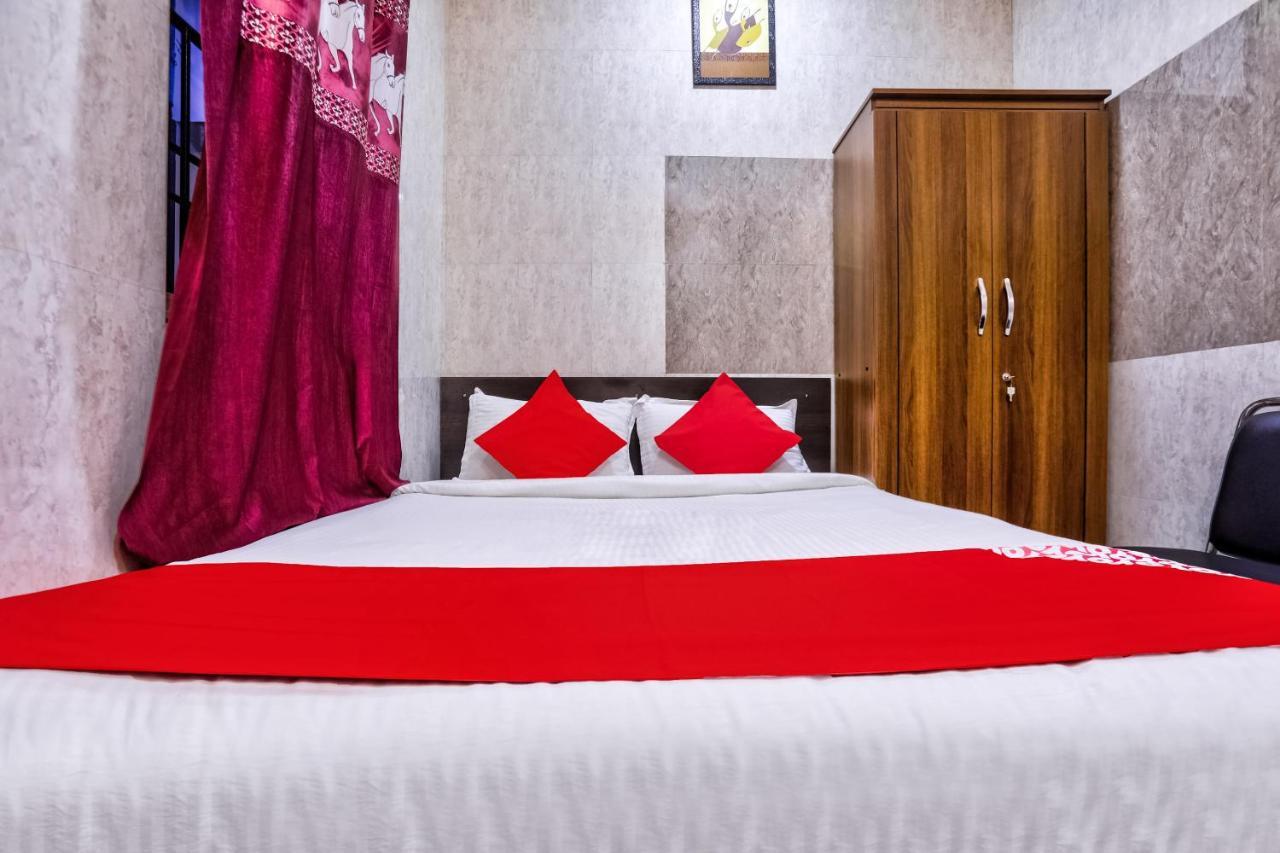 Flagship 36726 Chellam Residency Hotel