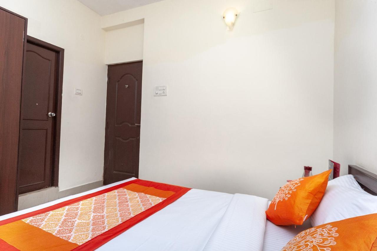 Oyo 22019 Skye Service Hotel