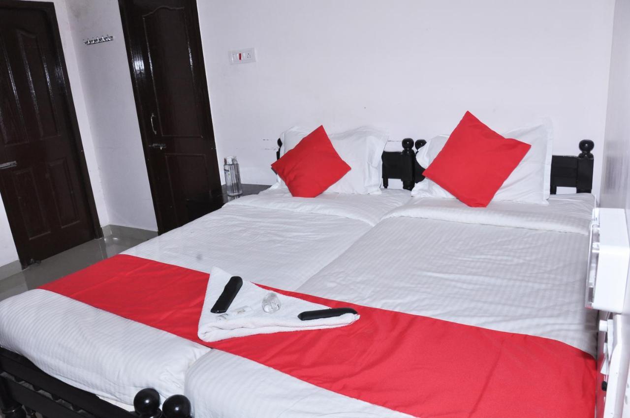 Kiruba Castle Hotel 4*