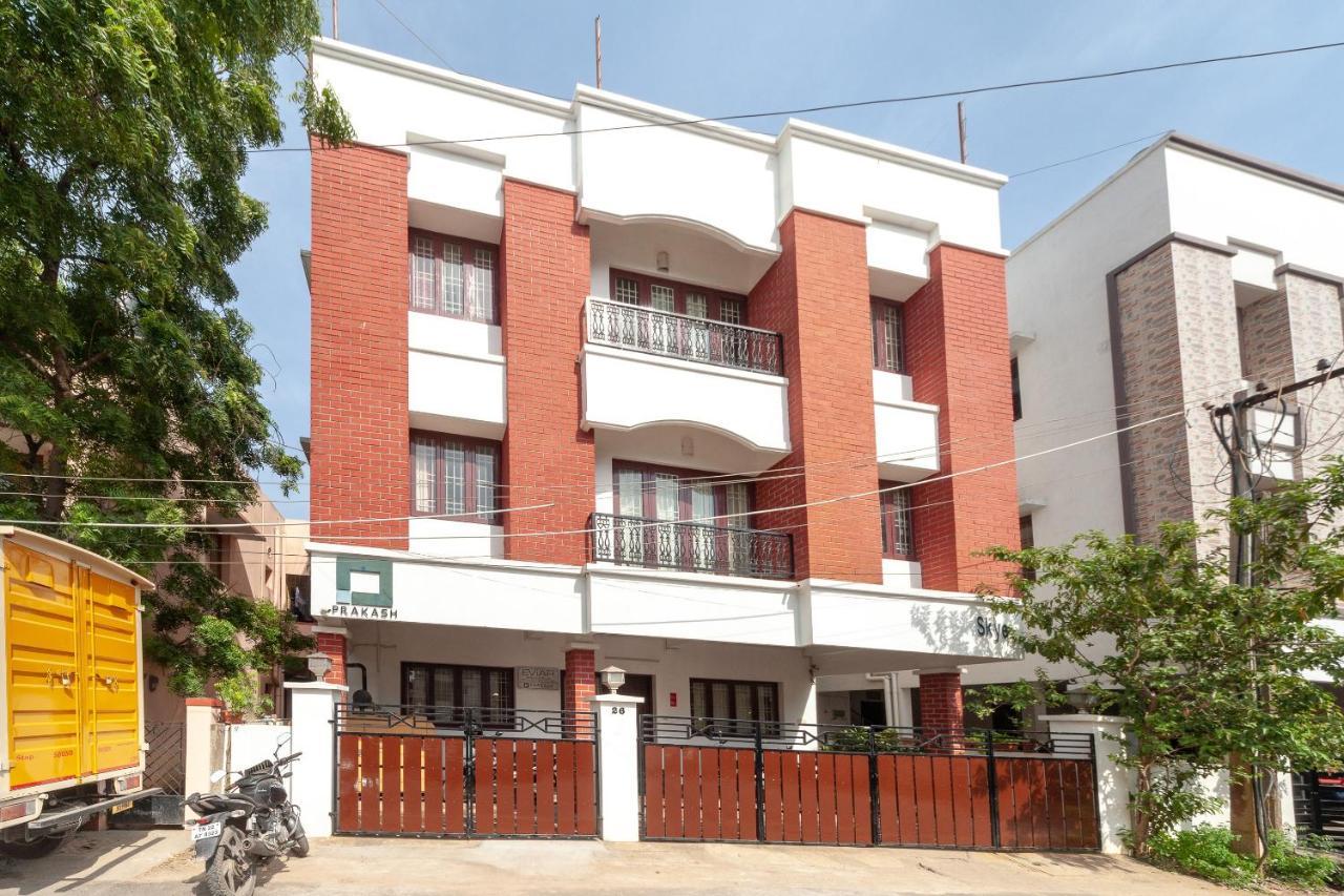 Oyo 22019 Skye Service Hotel 3*