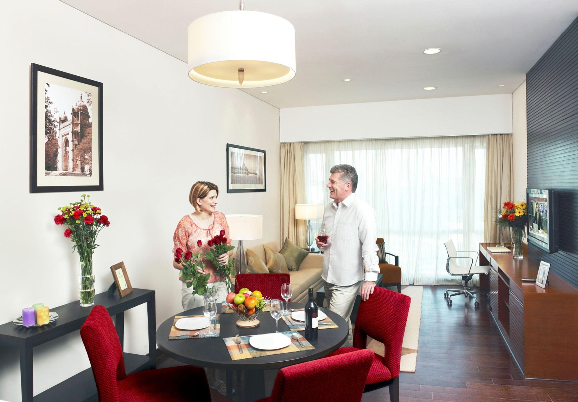 Somerset Greenways Apartment