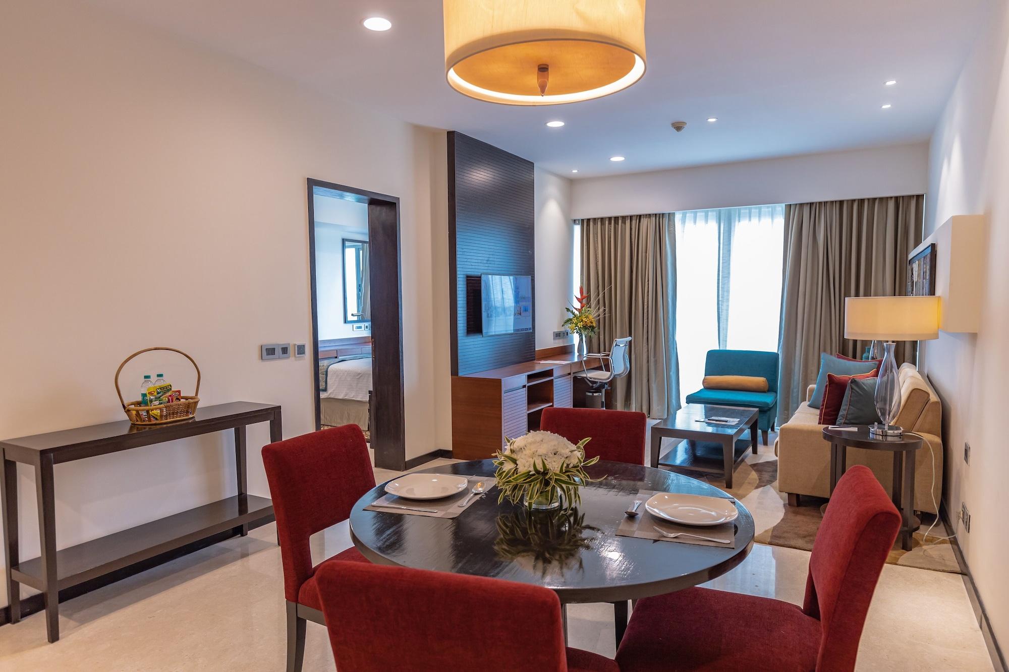 Somerset Greenways Apartment
