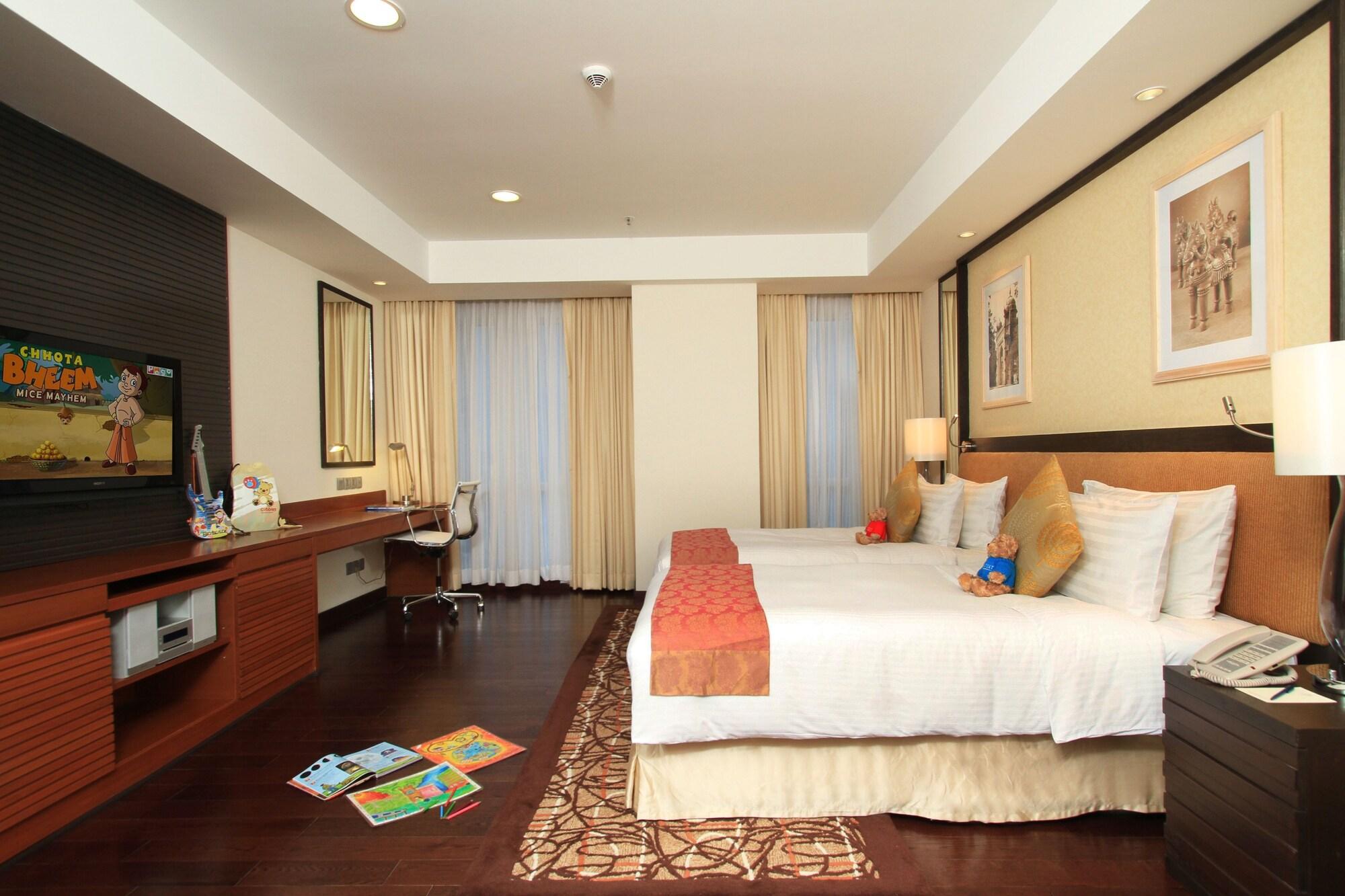 Somerset Greenways Apartment