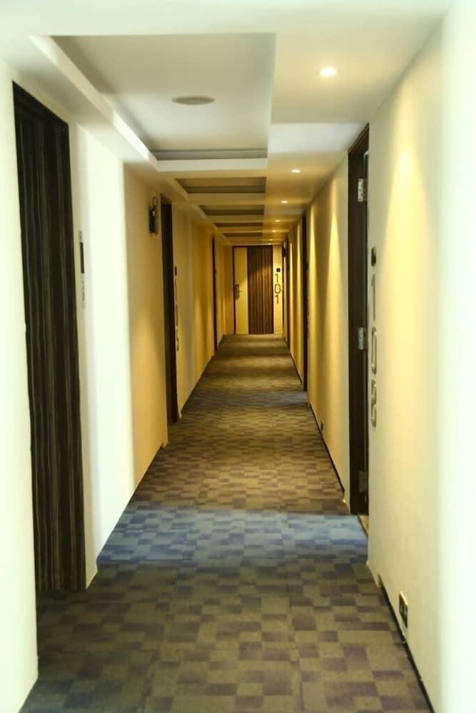 Hotel The Spring 3*