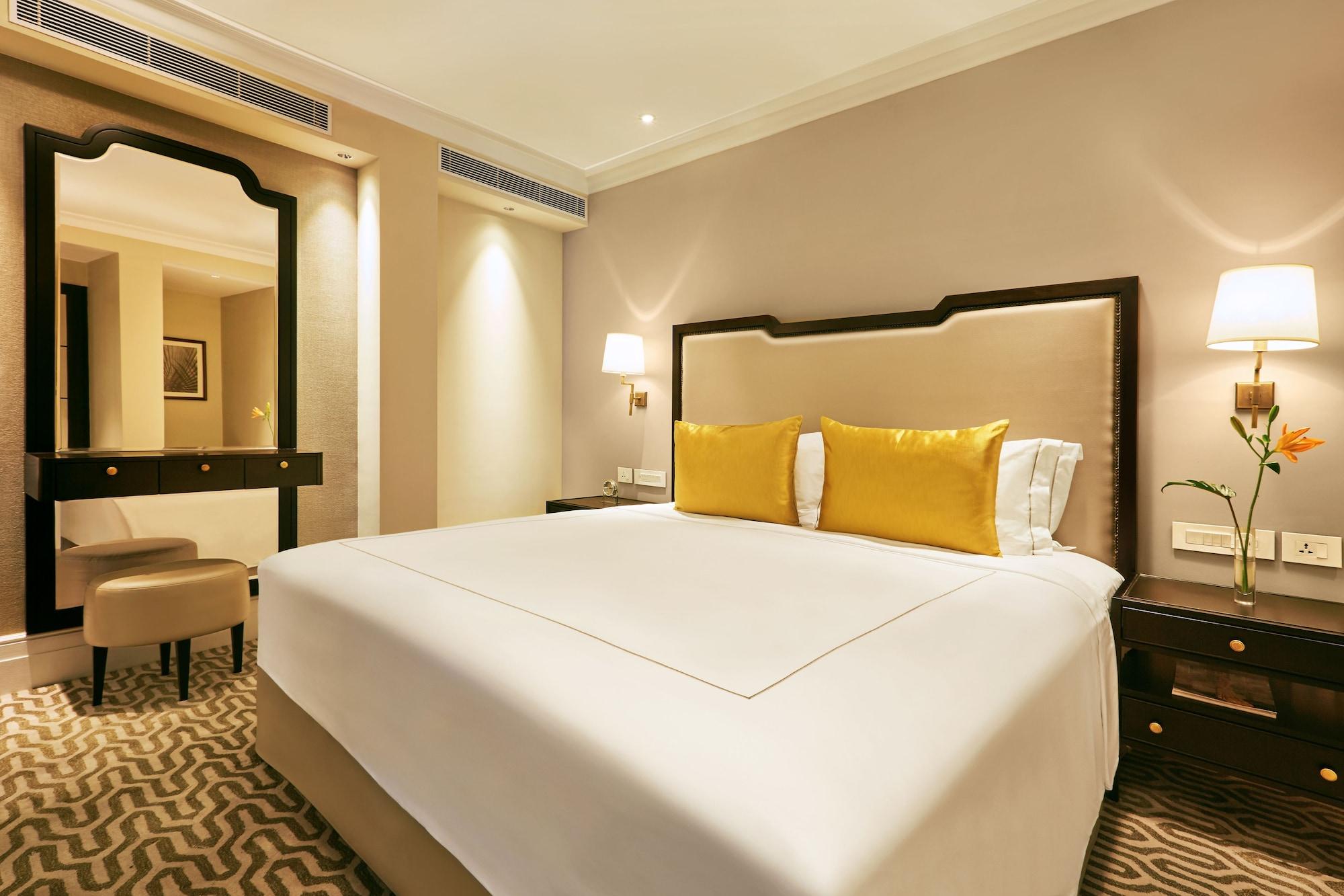 Taj Connemara, Hotel