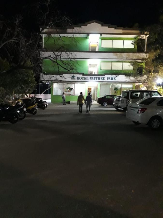Vaithee Park Hotel *
