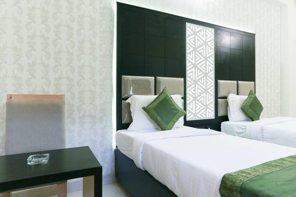 Emirates Residency Hotel *